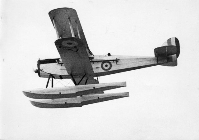 dh50 on floats 0918-0022